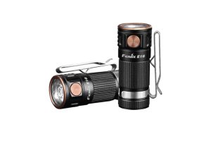 FENIX E16 700 LÜMEN SİYAH LED FENER 