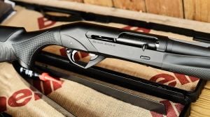 BENELLI BLACK EAGLE YARI OTOMATİK AV TÜFEĞİ
