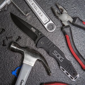 SOG FF-11 SALUTE BLACK ÇAKI