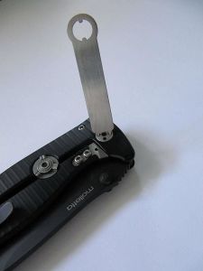 Lionsteel SR2A GB Aluminium Green handle black blade Çakı