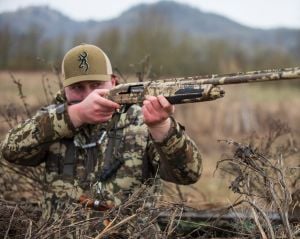 BROWNING MAXUS 2 CAMO AURIC YARI OTOMATİK AV TÜFEĞİ